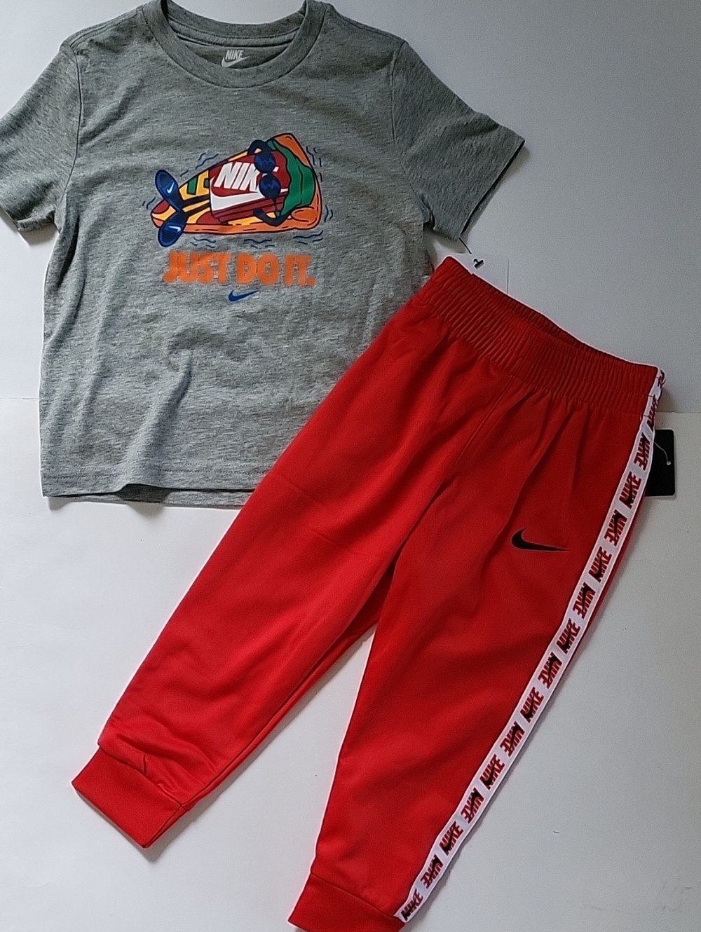 Nike Toddler boys 2pc pants set t-shirt Joggers Size 3T Red Gray